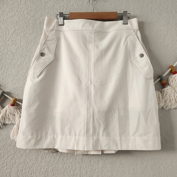 Athleta Vienna Cargo Skort In Magnolia White Buit In Shorts Run Training Active - Picture 3 of 13